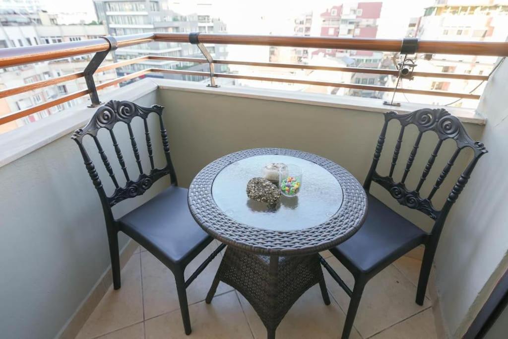 Staycation, City Center Apartment With Balcony تيرانا المظهر الخارجي الصورة